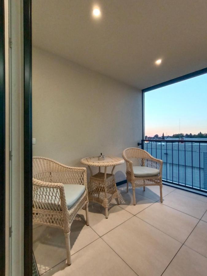 Neu erstellte Wohnung mit Balkon in Hard Exterior foto
